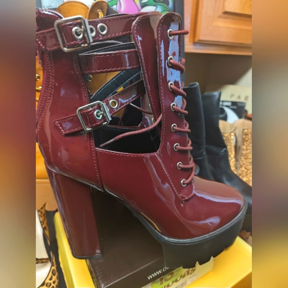 Women's shoes